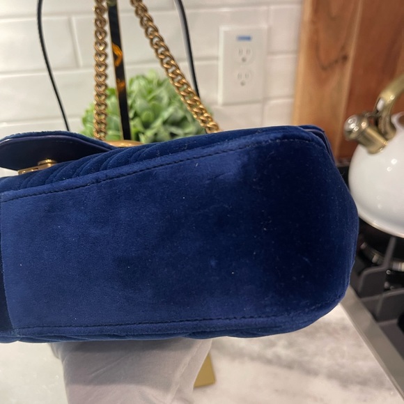 Authentic Blue suede Gucci Marmont Bag - Picture 3 of 10
